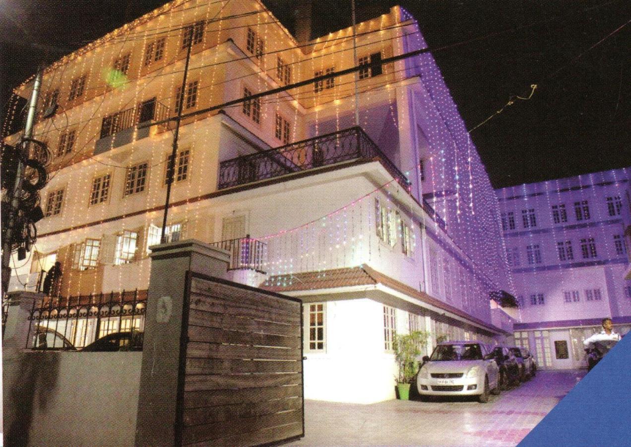 Hotel Malayalee Club Madrás Exterior foto